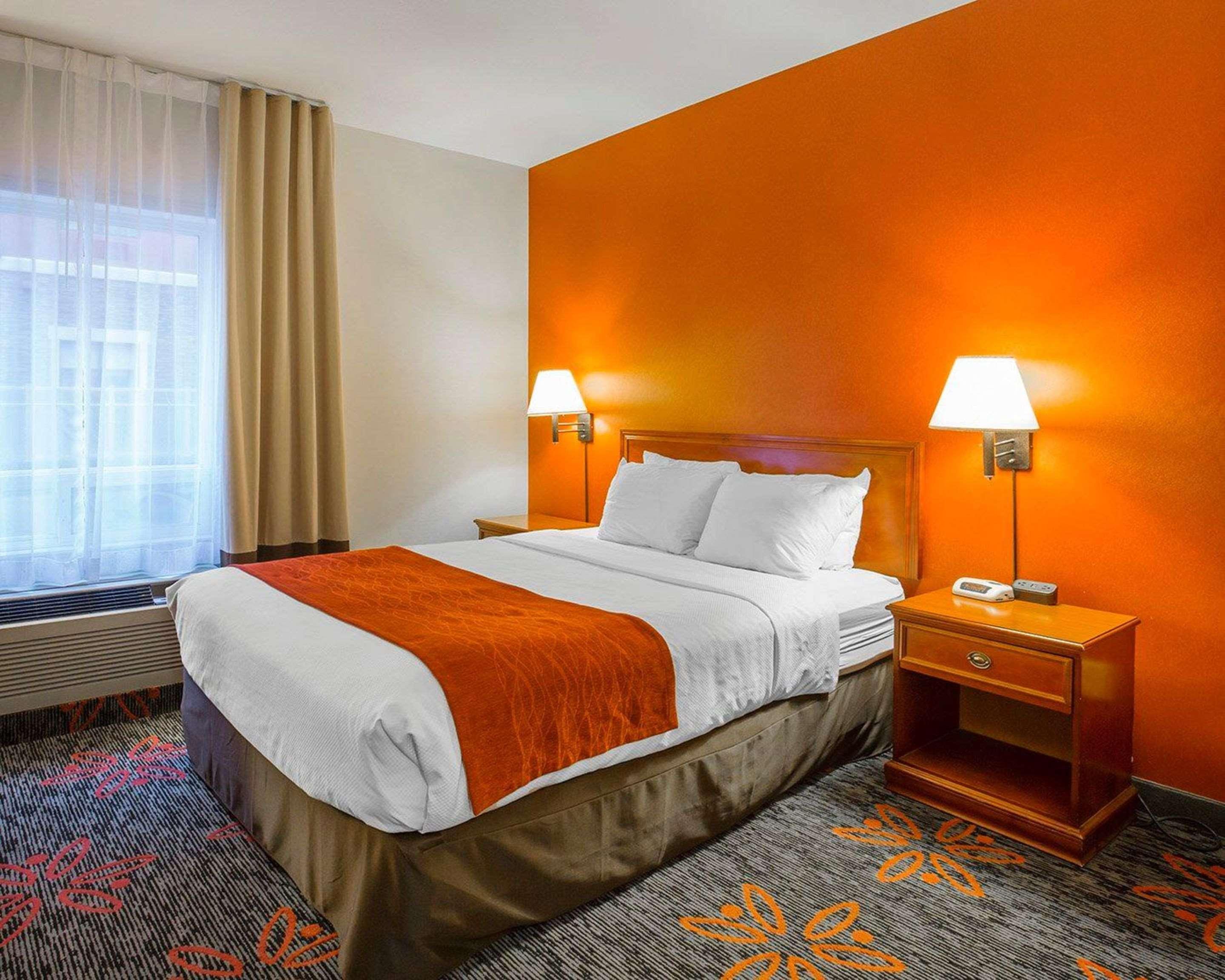 Comfort Inn & Suites University YYC Exterior foto