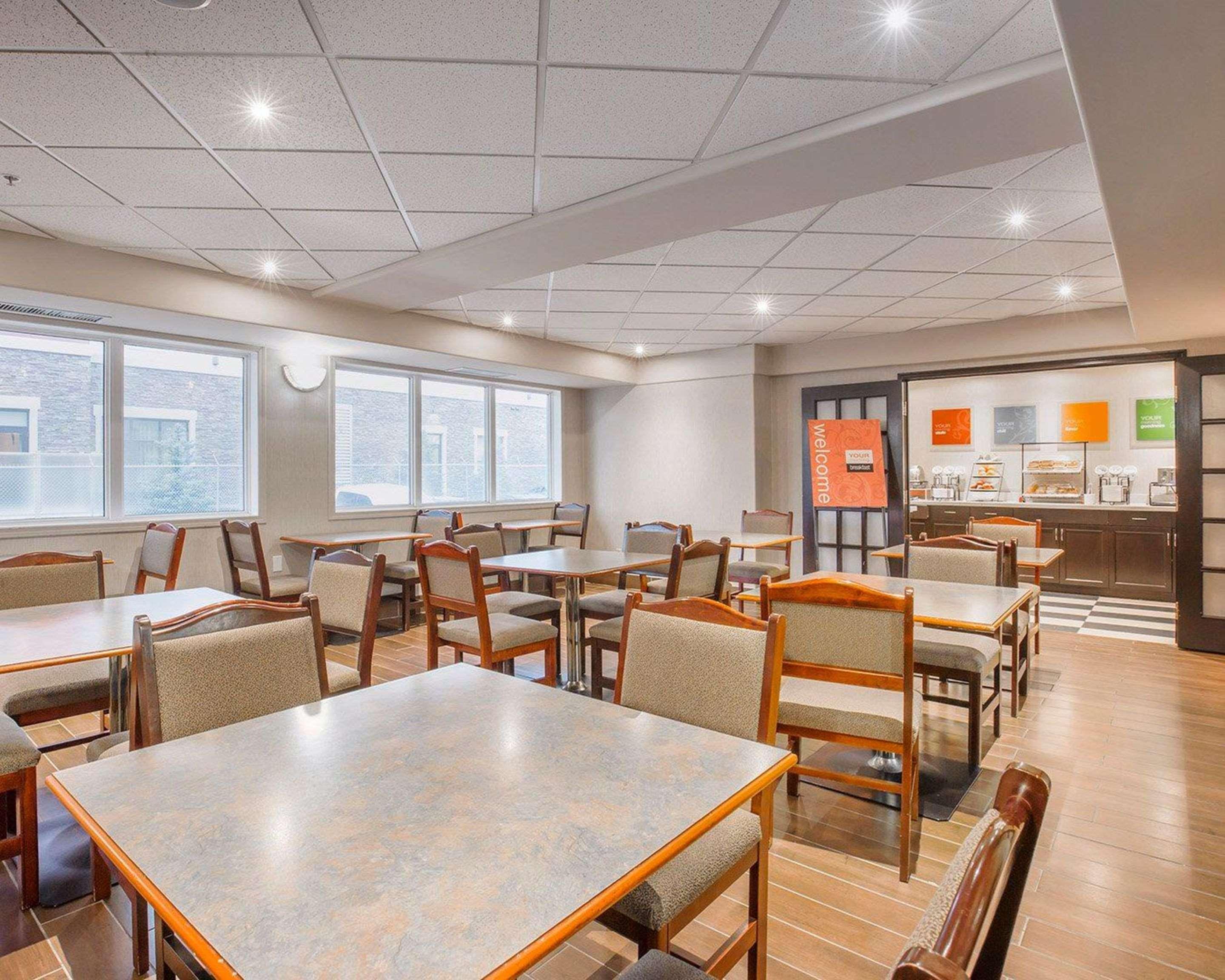 Comfort Inn & Suites University YYC Exterior foto