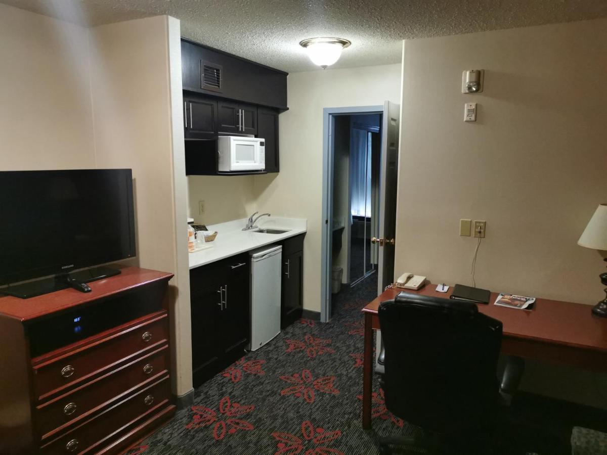 Comfort Inn & Suites University YYC Exterior foto